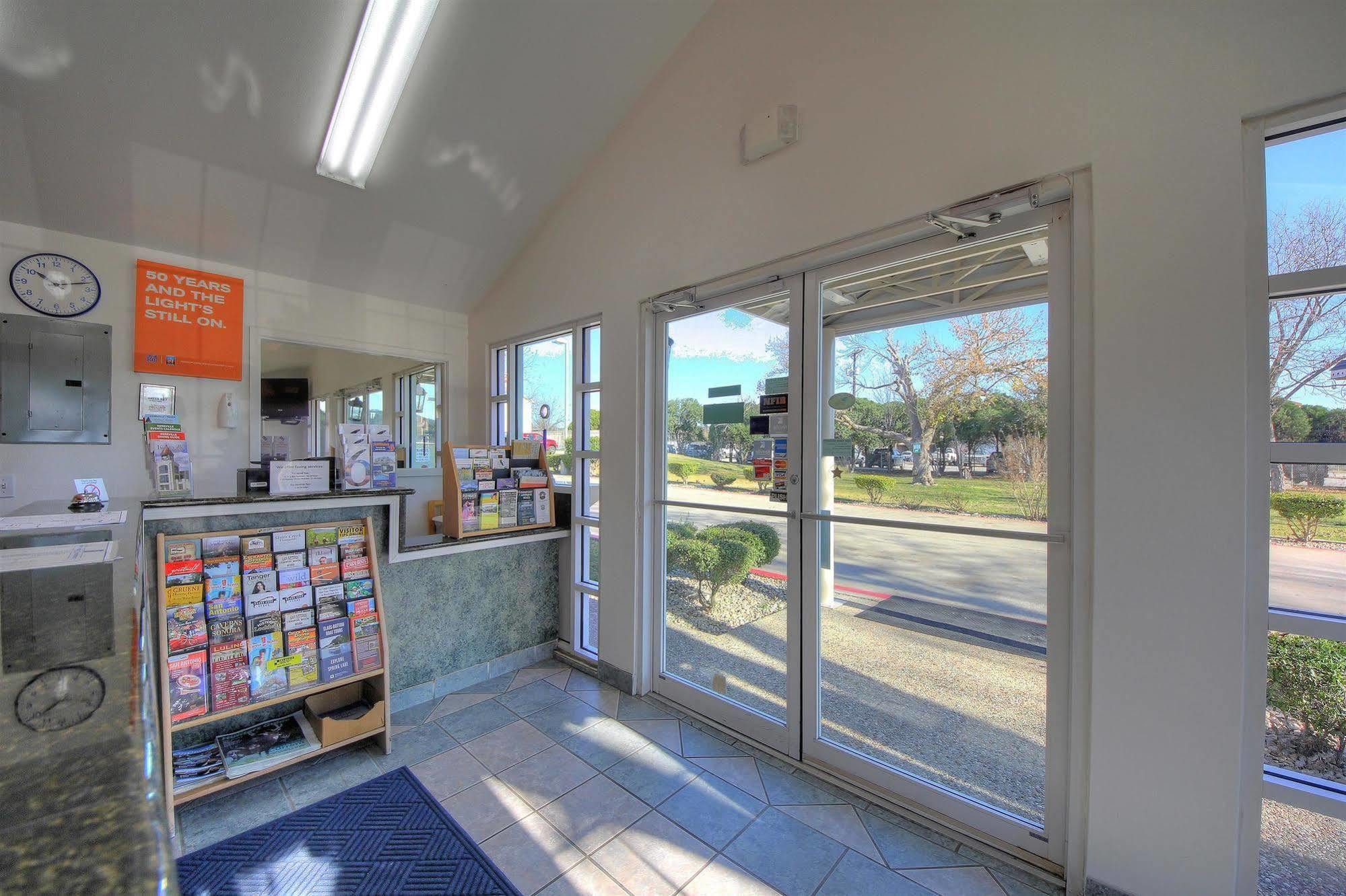 Motel 6-Kerrville, Tx Dış mekan fotoğraf